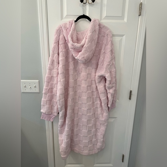 NWT Cuddl Duds Checkerboard Plush Hooded Midi Lounger Pink Size 3X - Picture 3 of 5
